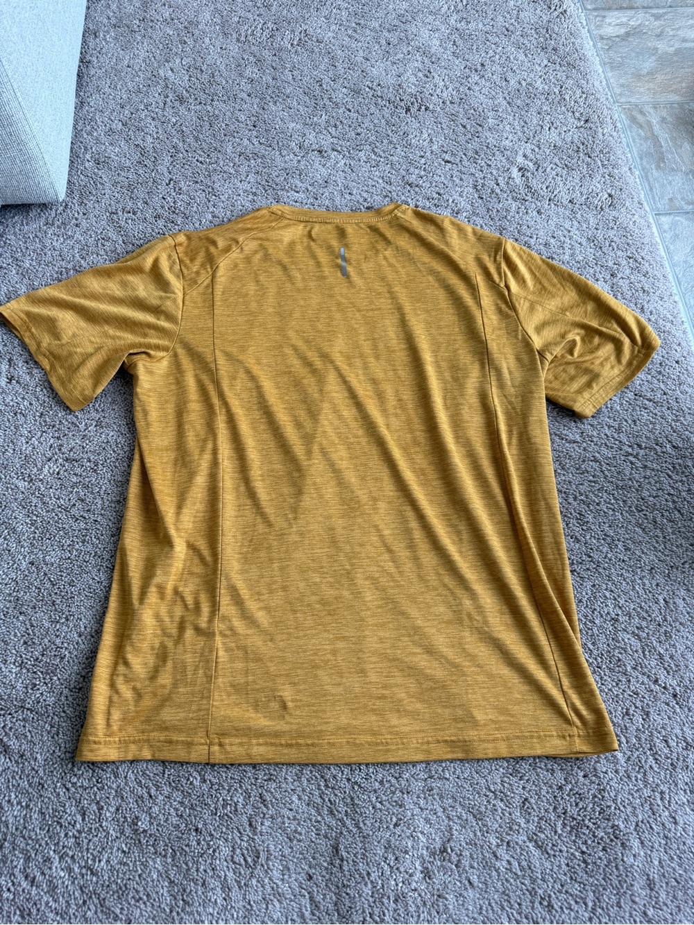 REI Men's Short Sleeve active performance workout exercise Crewneck Tee - Picture 7 of 8